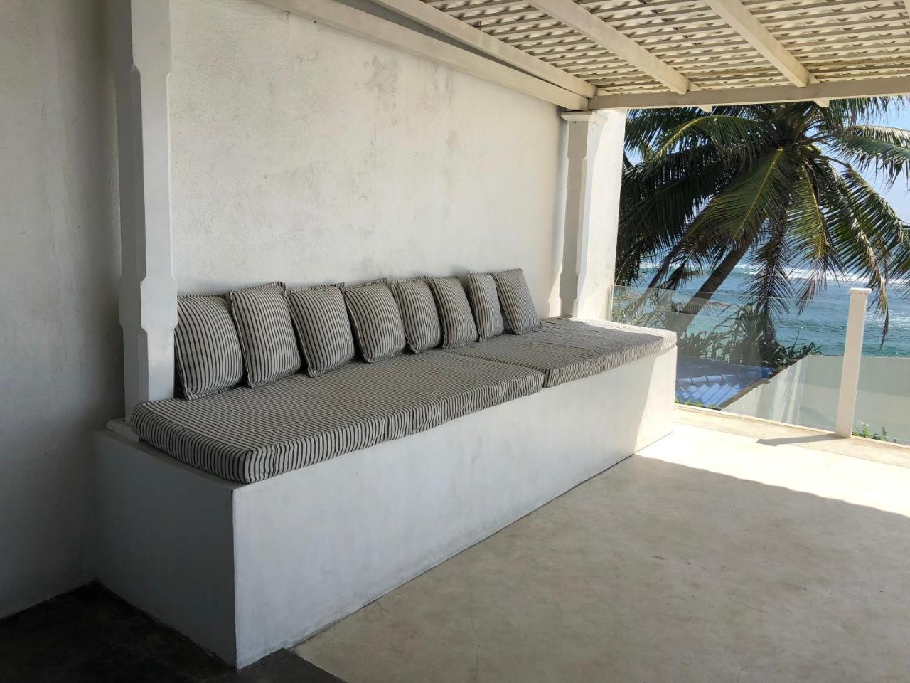 Galle Henna Beach House Унаватуна Экстерьер фото